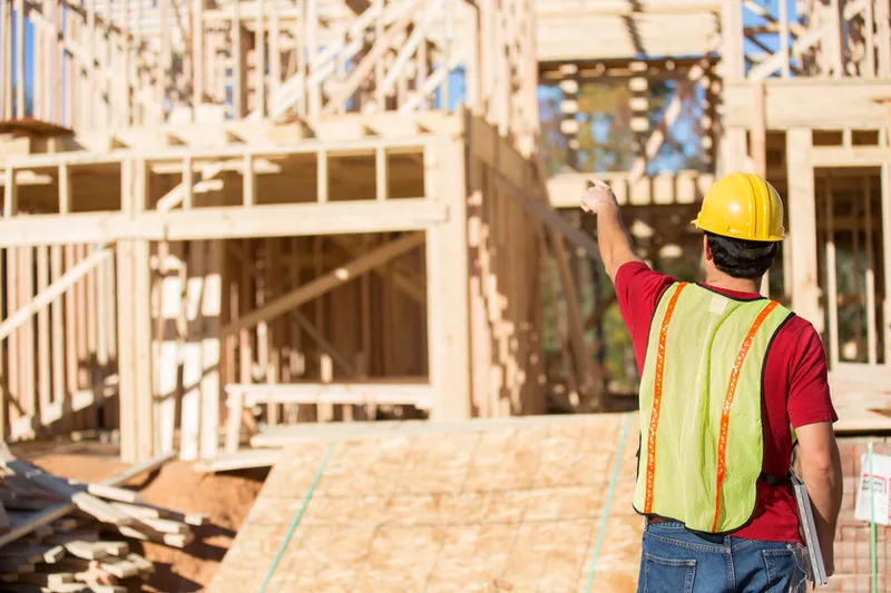 Ingénieur en construction sur un chantier