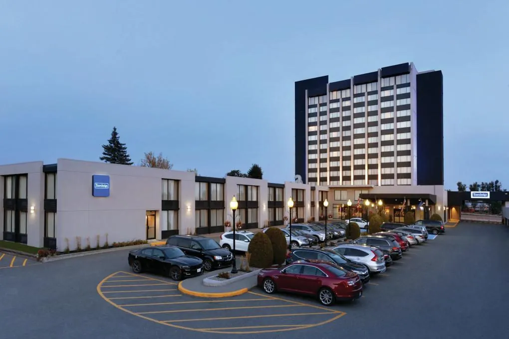 Hôtel Travelodge - Québec – projet réalisé par Pilot Construction