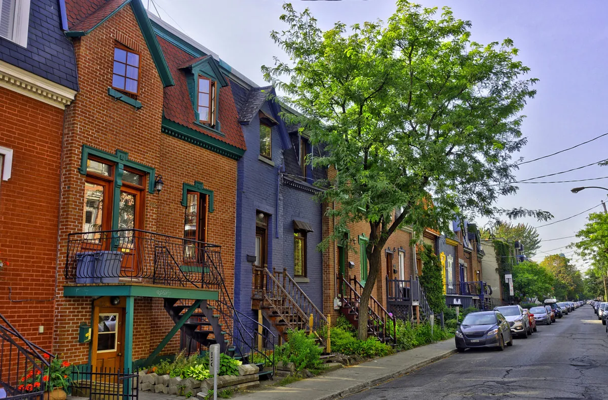 Maisons en rangée d'un quartier résidentiel de Montréal